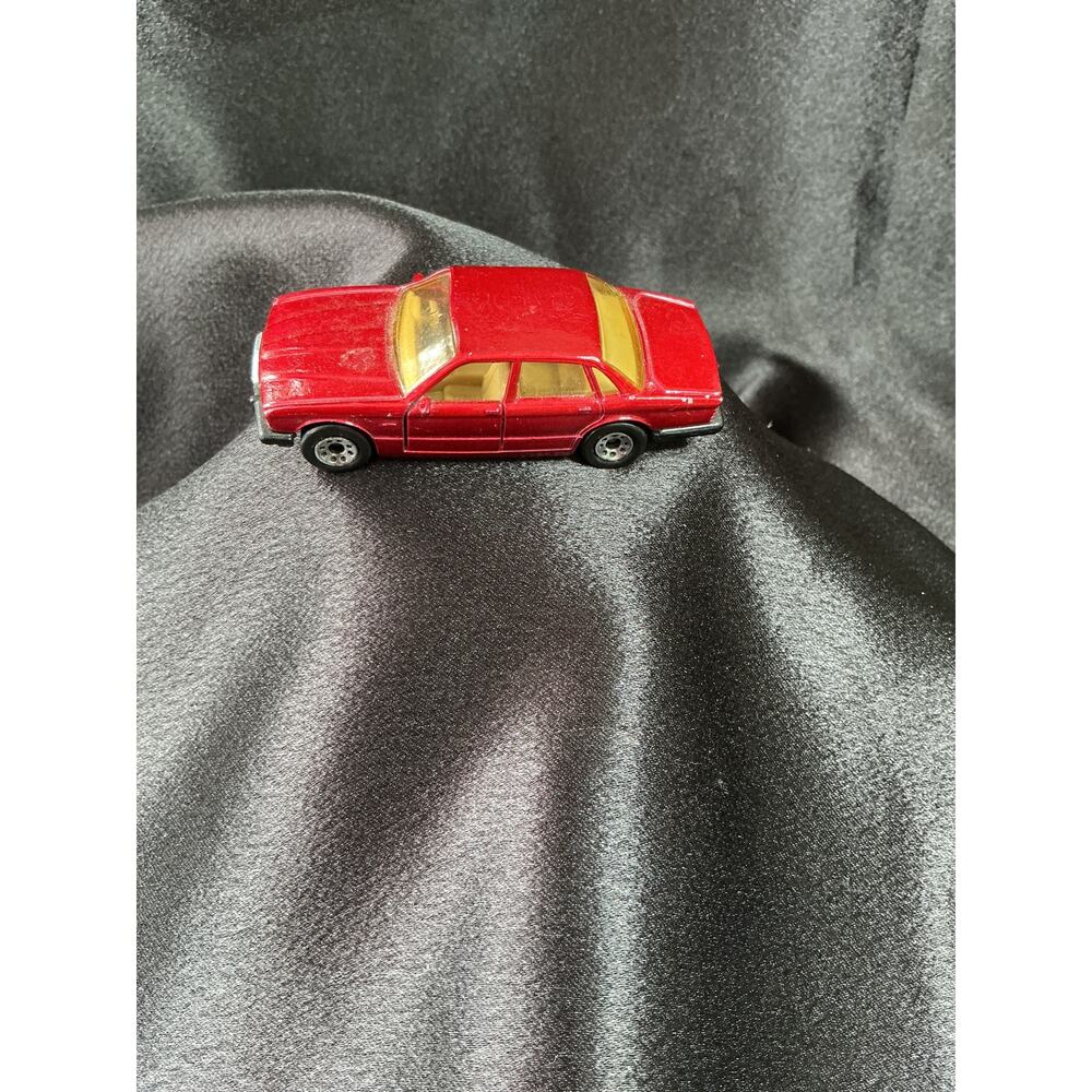1986 Matchbox Jaguar XJ6